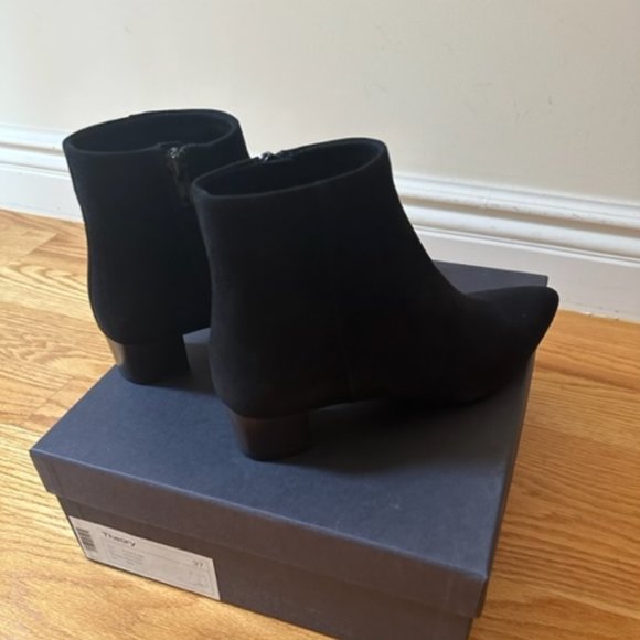 Theory Poented Toe Suede Booties, NEW - Picture 11 of 14